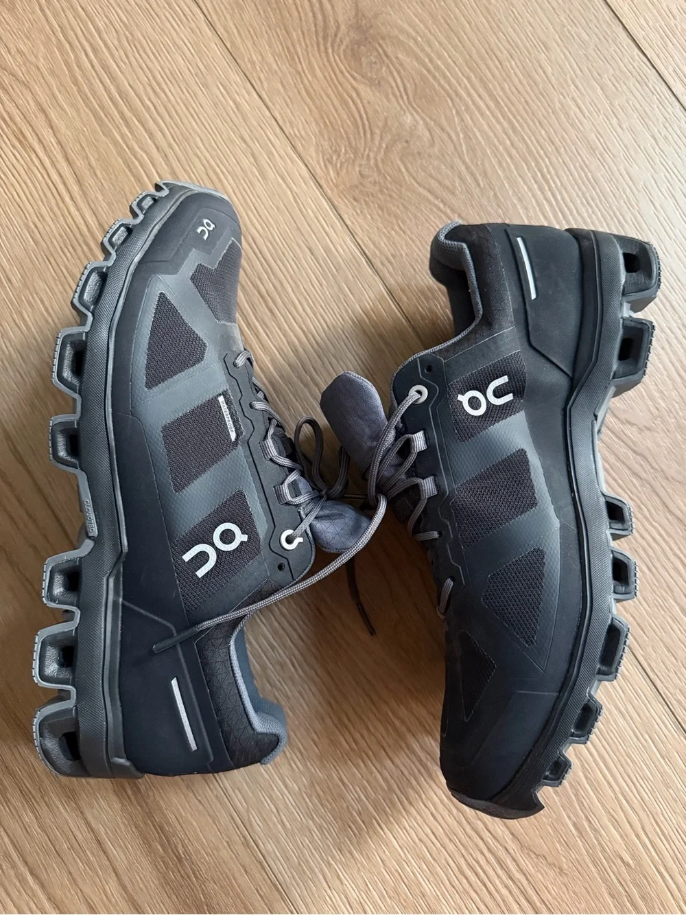 On Cloudventure Waterproof Trail Running Shoes Mens 9 Black Grey Hiking